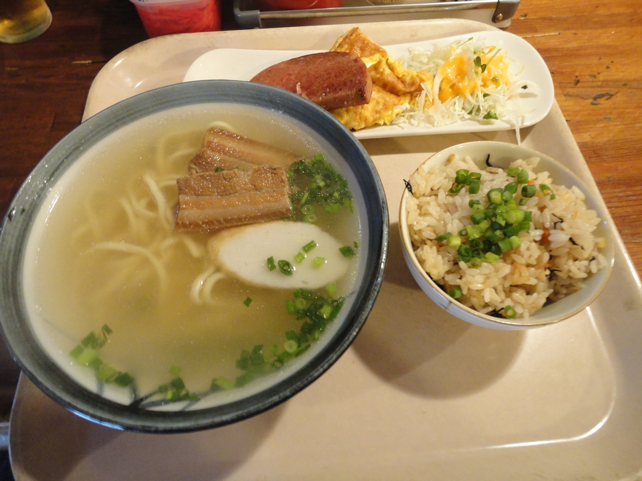 沖縄そばとじゅーしーのセット