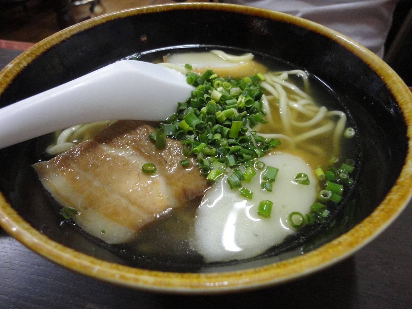 沖縄で沖縄そばを食べるよ